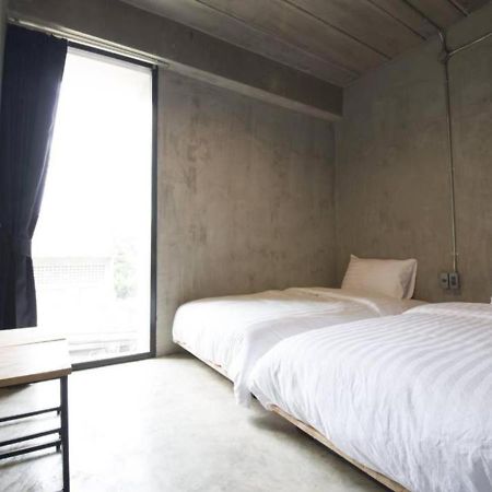 B Arch House Hotel Chiang Mai Bagian luar foto