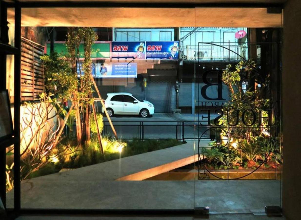 B Arch House Hotel Chiang Mai Bagian luar foto