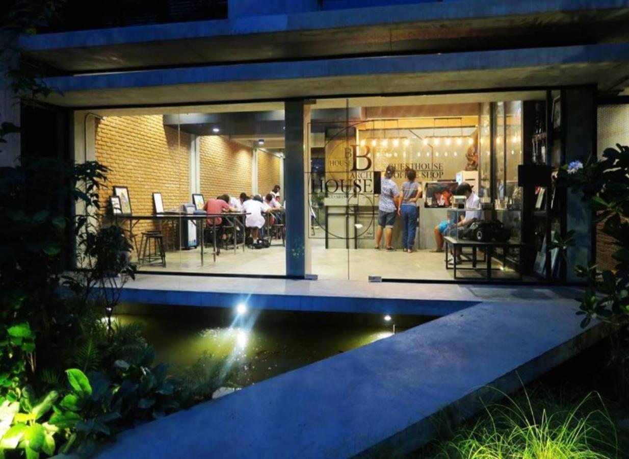 B Arch House Hotel Chiang Mai Bagian luar foto