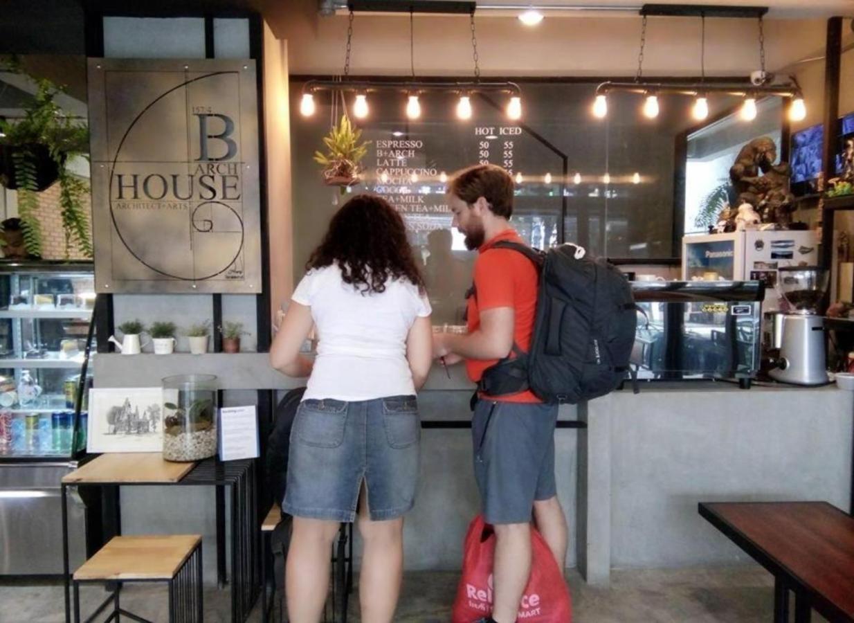 B Arch House Hotel Chiang Mai Bagian luar foto
