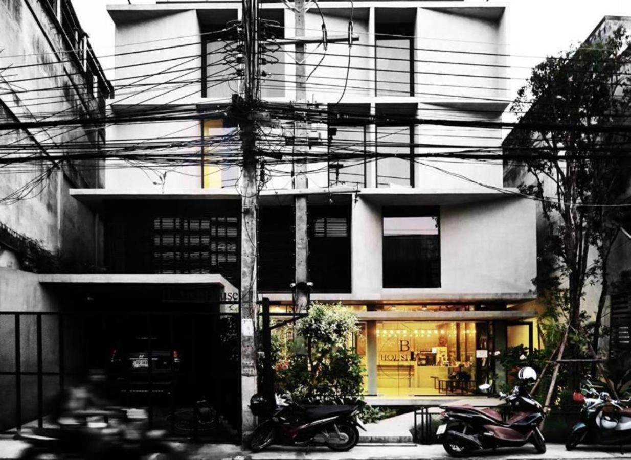 B Arch House Hotel Chiang Mai Bagian luar foto